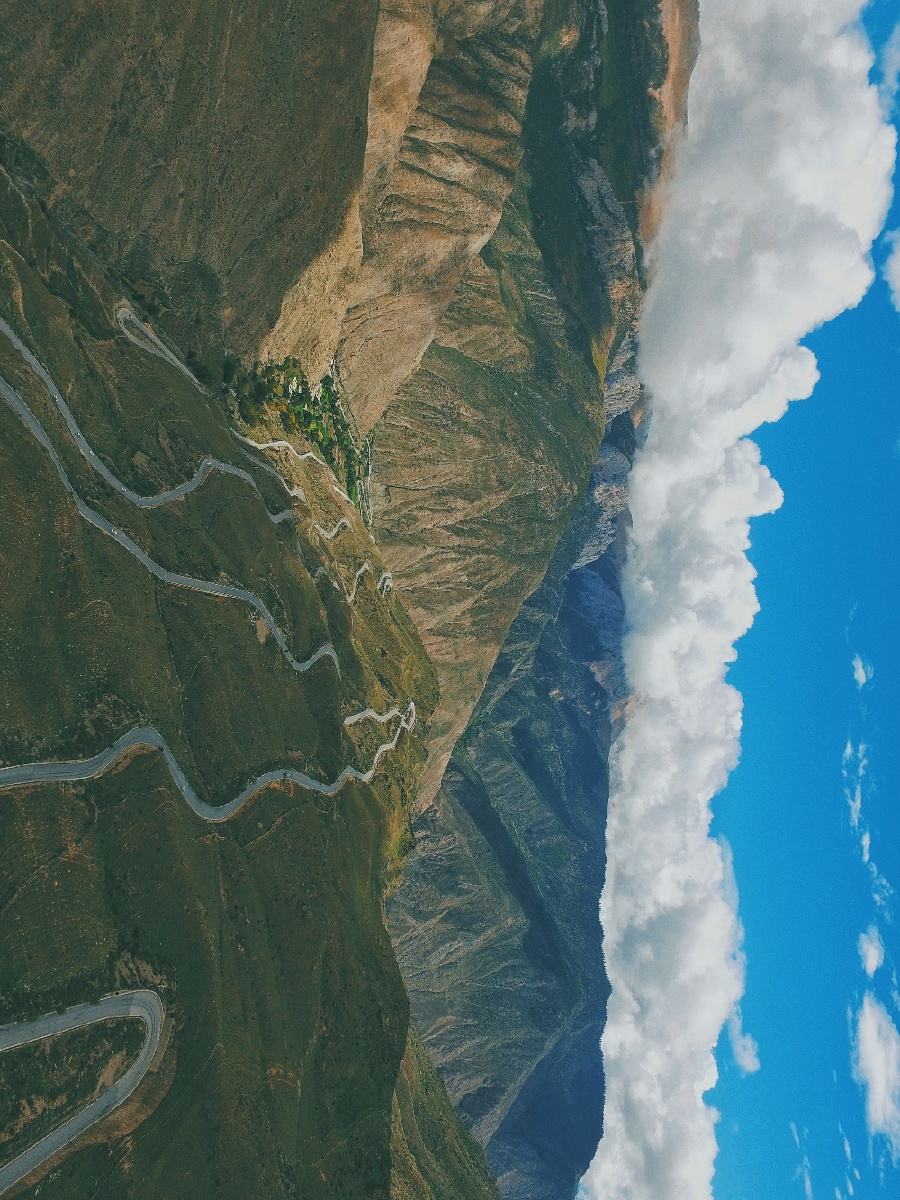 自驾318必经之路风景很美停车起飞拍了下