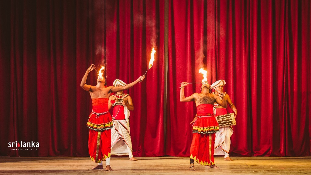 傣族喜欢什么舞蹈,盘点云南民间舞蹈之孔雀舞