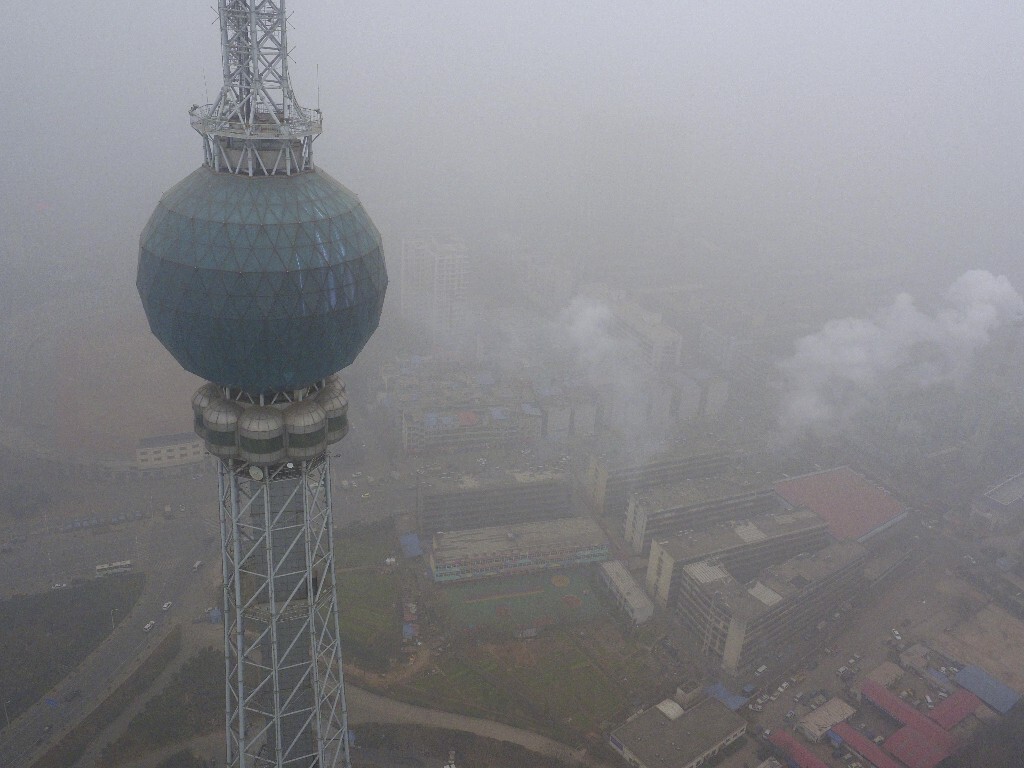 “登高就能望远么？”160104，洛阳电视发射塔航拍，雾霾500爆表。