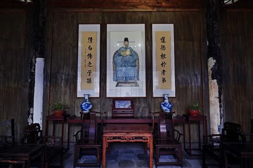 19053