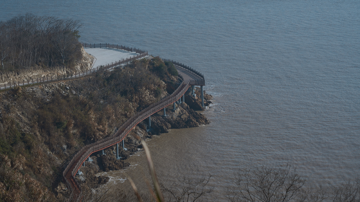 宁海象山半山腰俯瞰大海