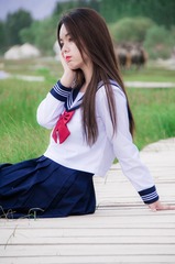 1749684
