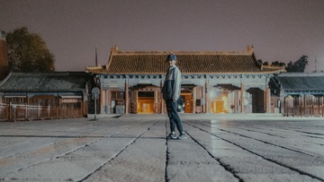 001