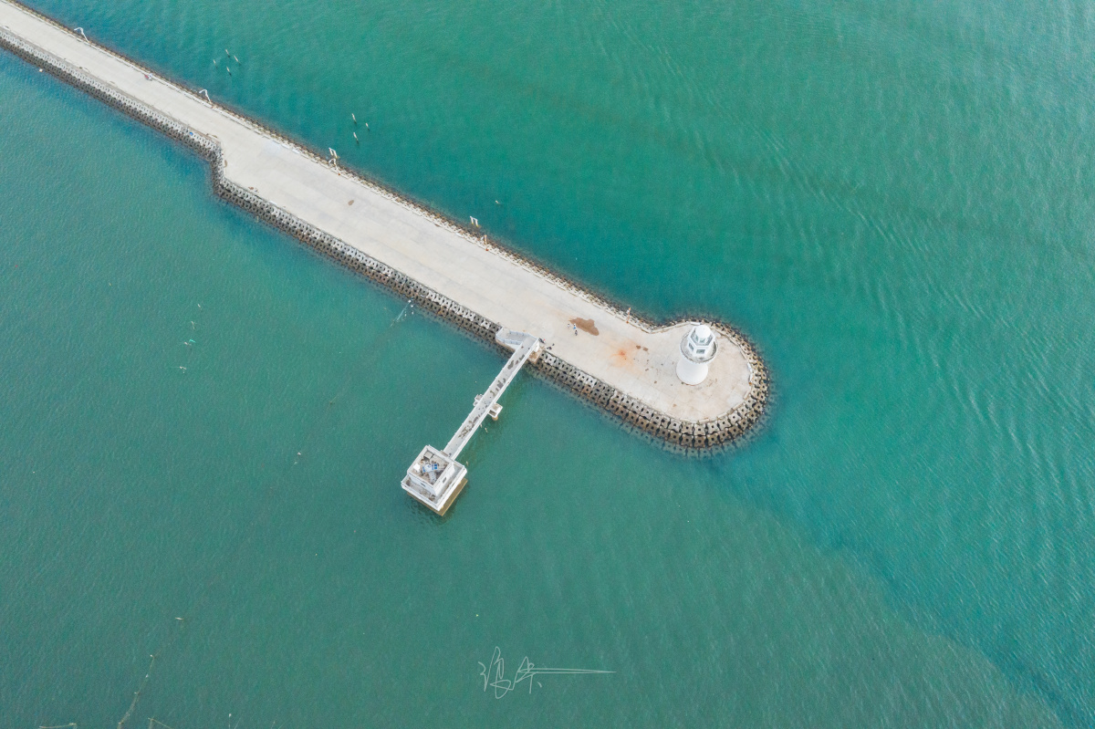 航拍湛江乌石灯塔