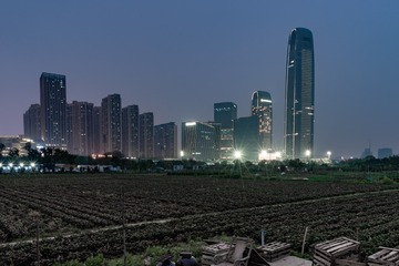 318410