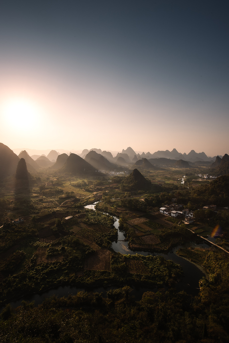 日落翠屏五指山