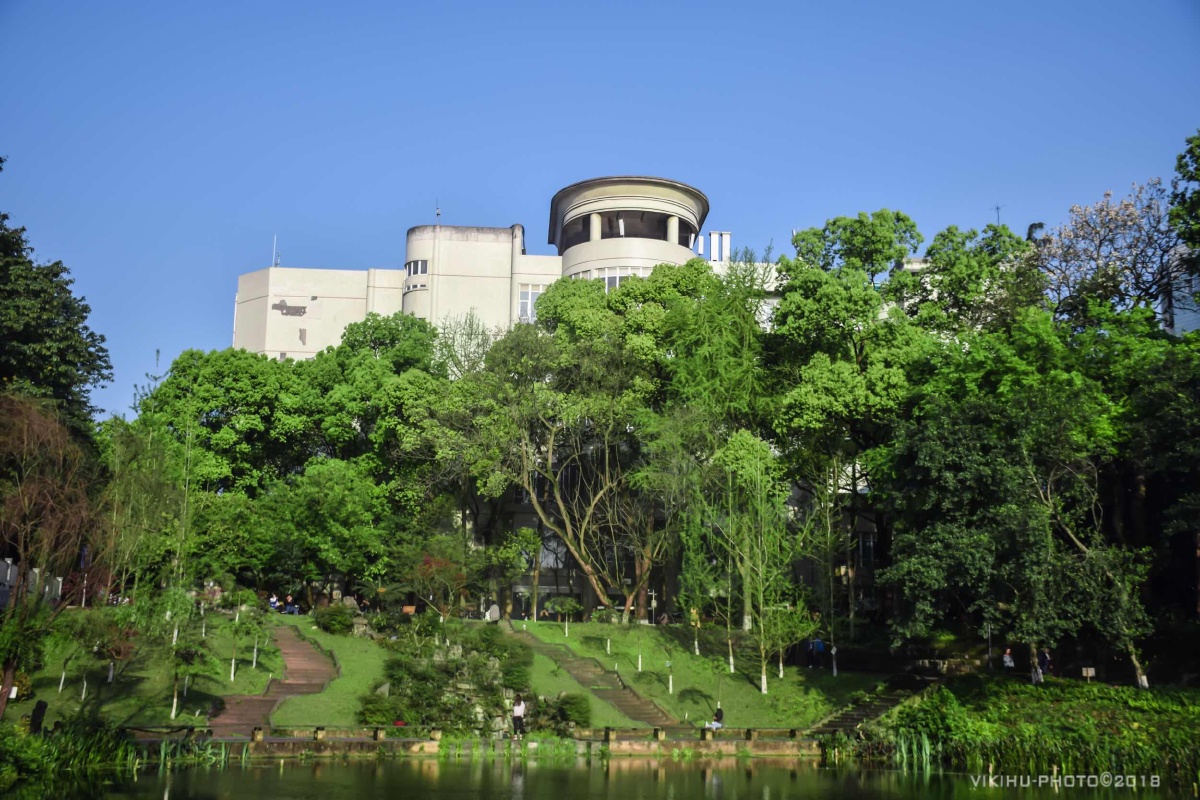 春天的西南大学