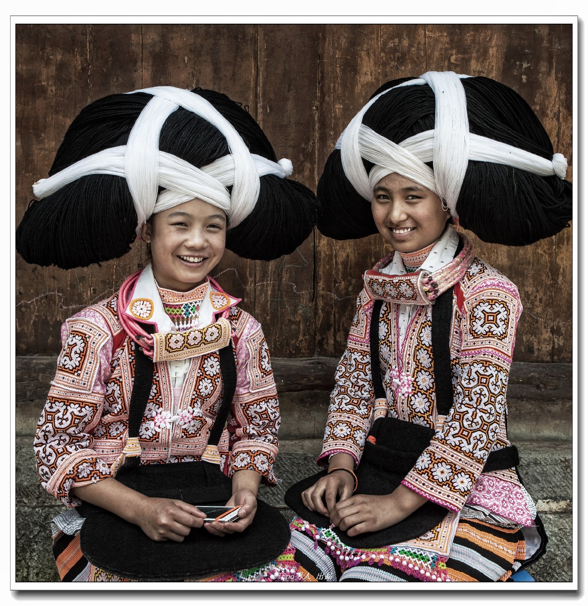 长角苗小姐妹2015年8月摄于贵州六盘水梭嘎乡陇戛寨