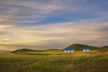乌兰布统的早晨