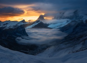茫茫雪山