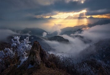 云海翻涌
