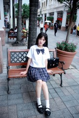 1405233