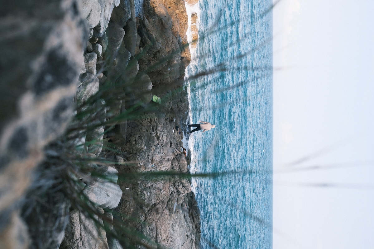 独自看海深蓝色的澎湃