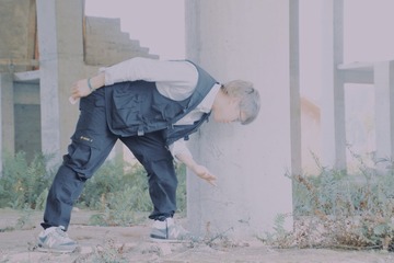 001