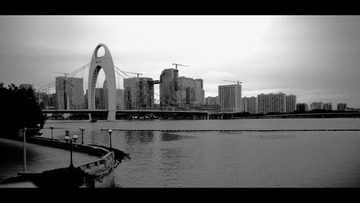 77513005-F4CC-4CAF-A6C7-2D63A79EC96D/L0/001