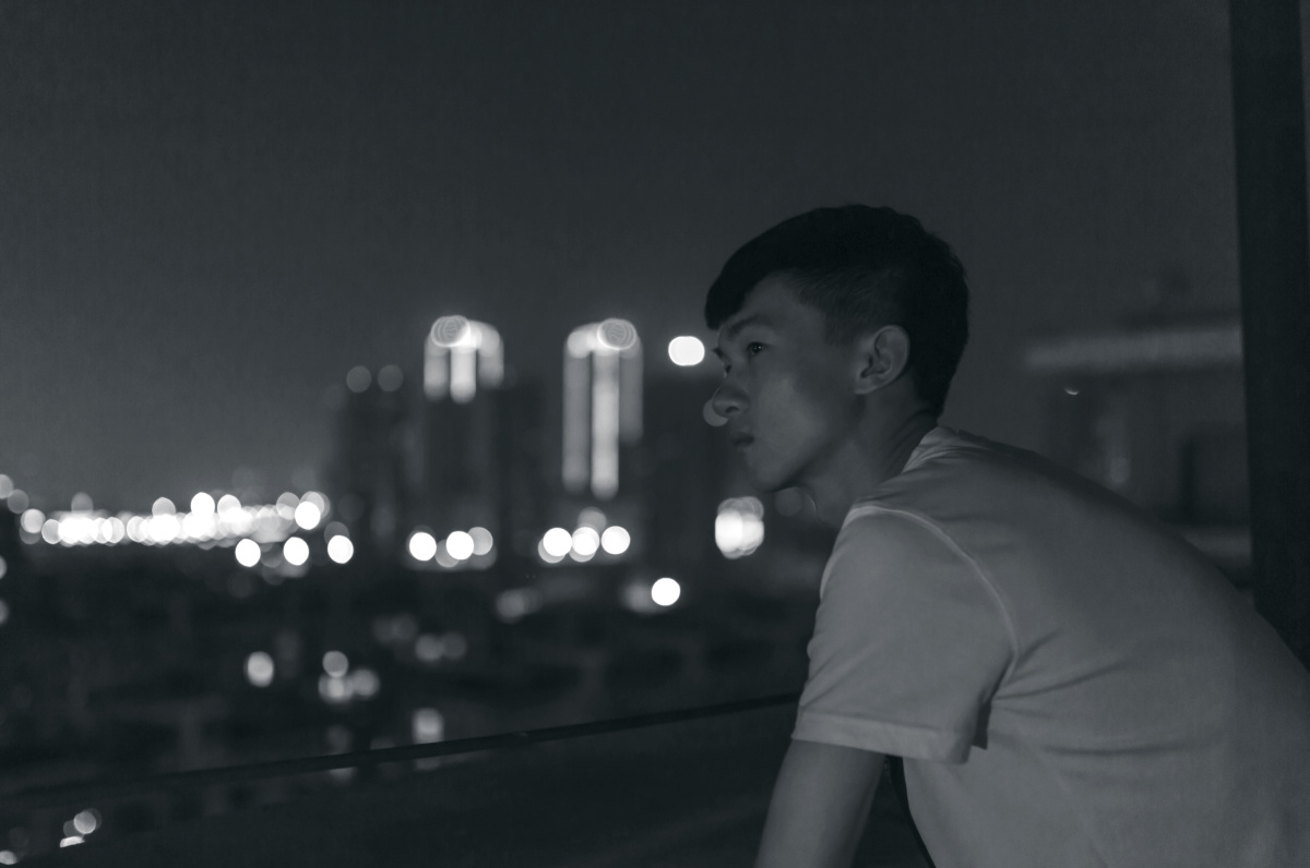 来天台享受一下一个人的夜晚 - 人像, 情感, 日系 - 摄影师金兆帅 - 图虫摄影网