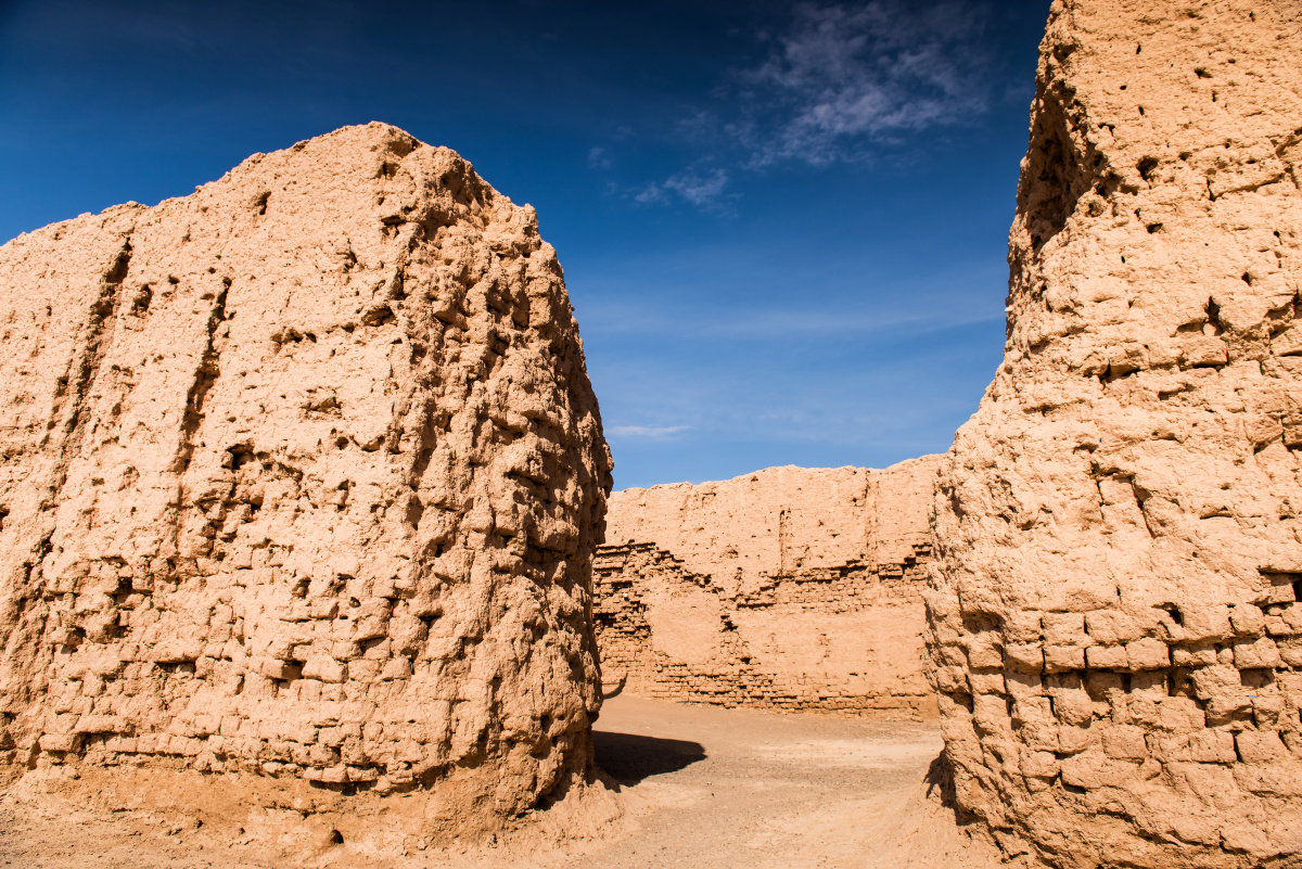内蒙古阿拉善盟额济纳旗的红城