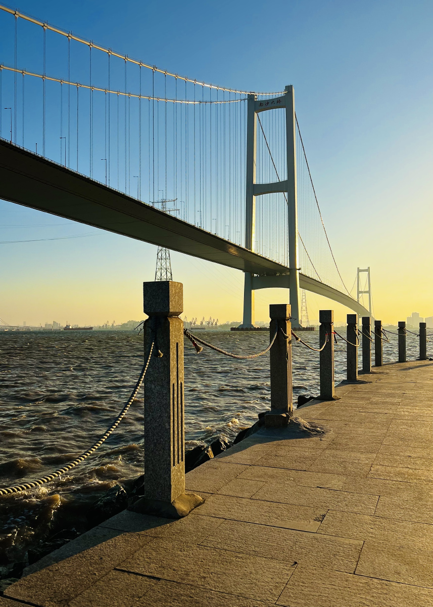 冬日暖阳下的南沙大桥手机随拍