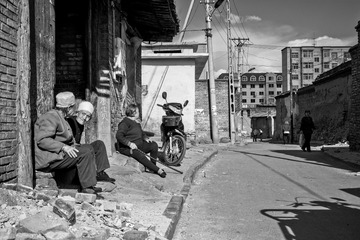 67_IGP2464 黑白