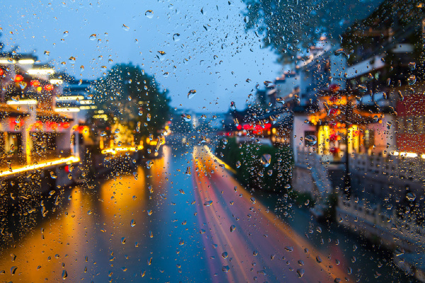 秦淮烟雨苦思冥想,绞尽脑汁,李商隐:"君问归期未有期,巴山夜雨涨秋池