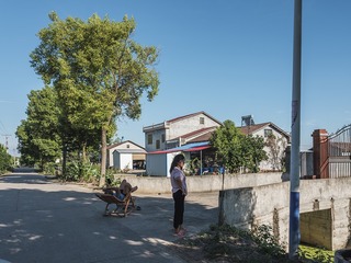 184329