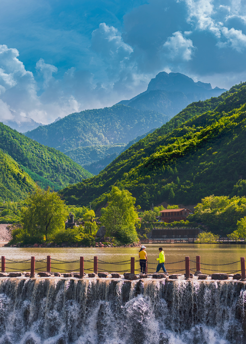 夏天的鹅嫚沟既美又凉爽(甘肃陇南)