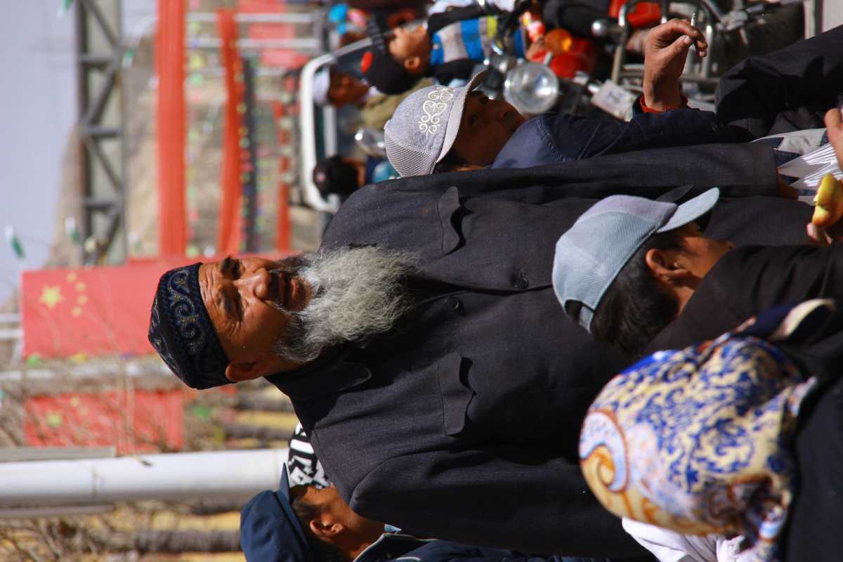 巴扎上的塔吉克族人