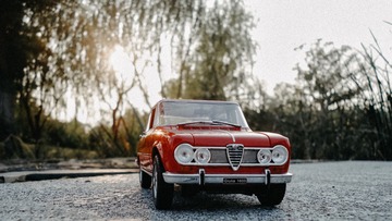 1580684