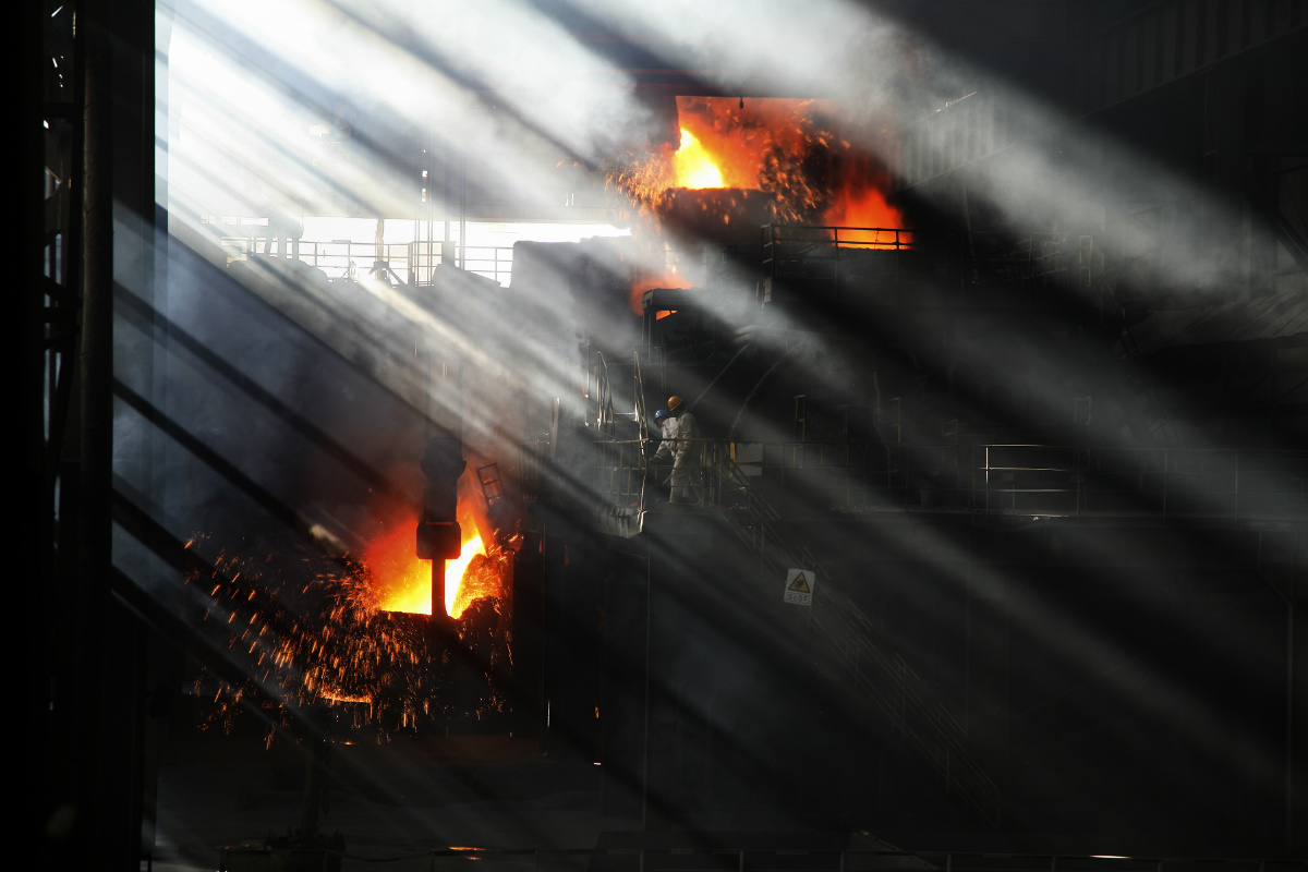 达摩斯之剑下的中国钢铁