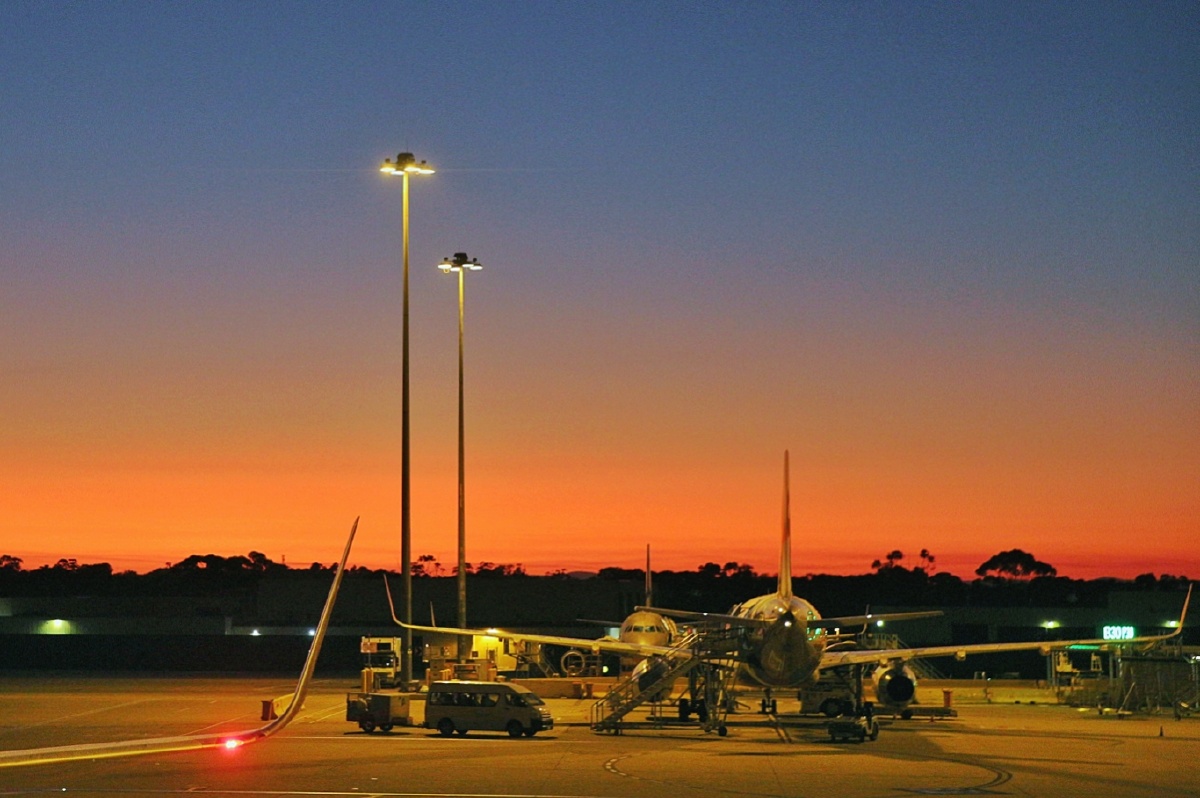 墨尔本机场的黎明