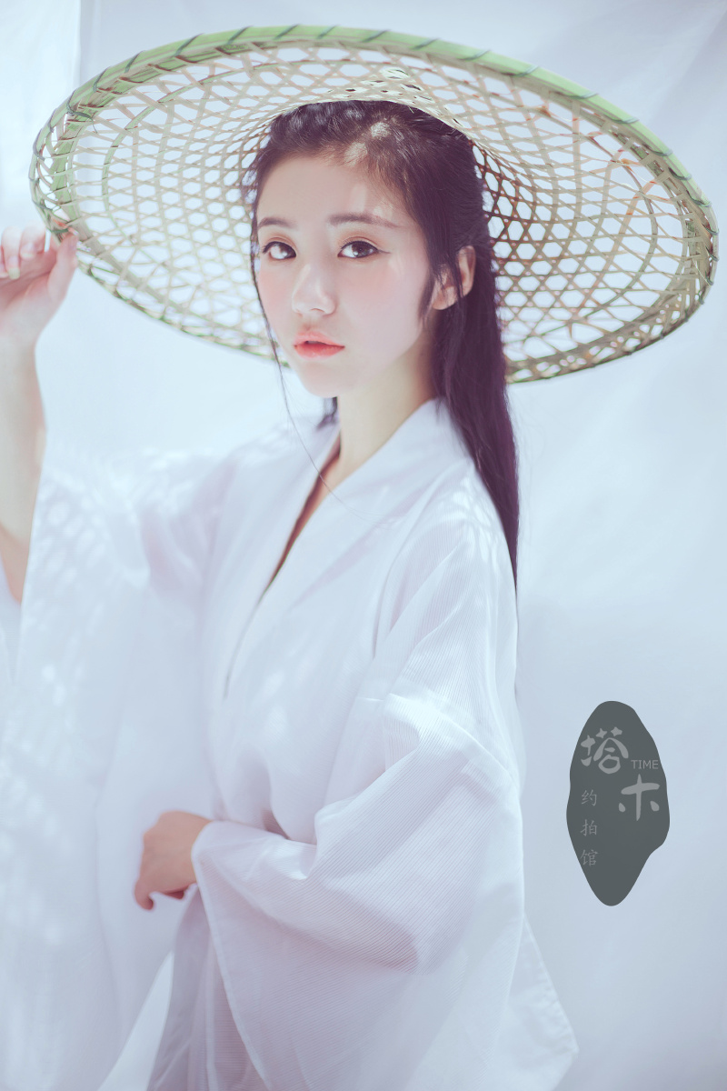 「我身骑白马走三关 我改换素衣回中原 放下西