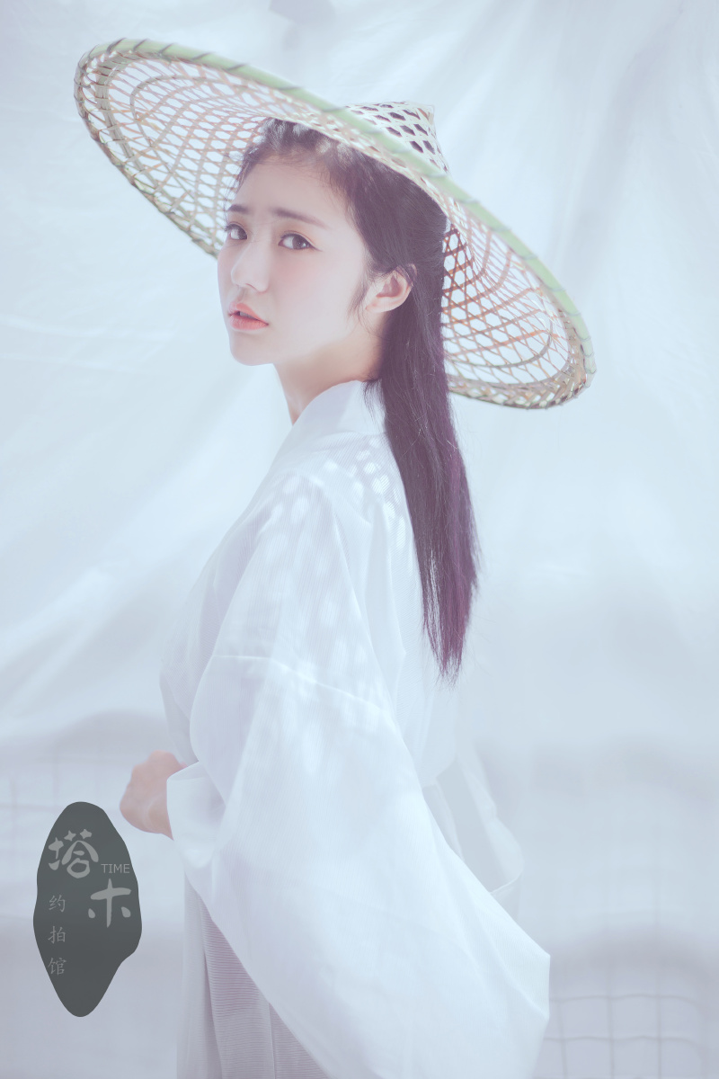 「我身骑白马走三关 我改换素衣回中原 放下西