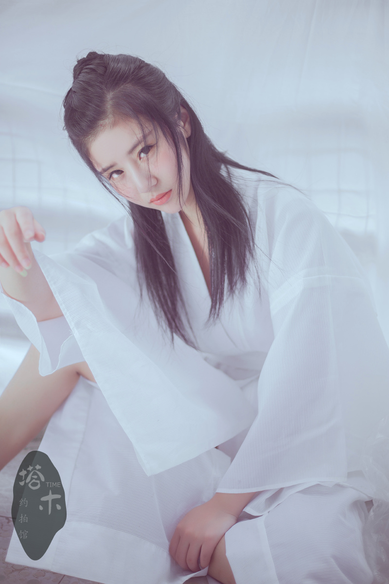 「我身骑白马走三关 我改换素衣回中原 放下西