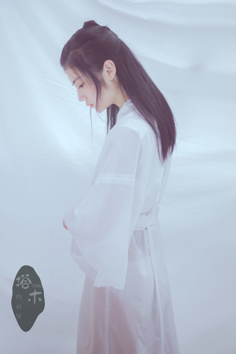 「我身骑白马走三关 我改换素衣回中原 放下西