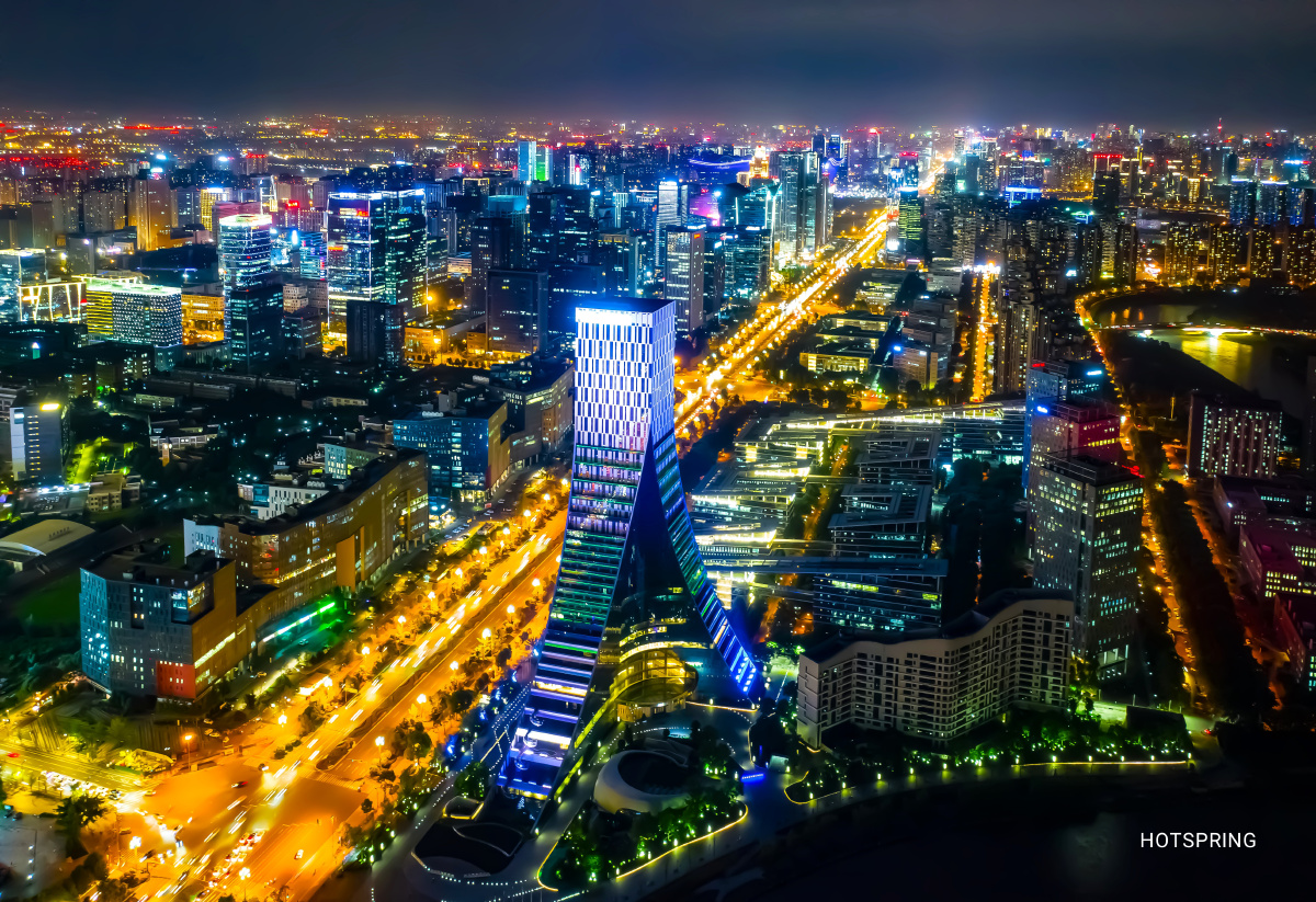 夜景下的成都欧洲中心