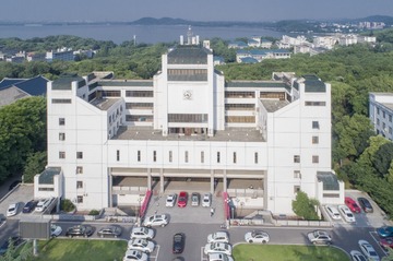6人文大楼曾院平摄影