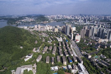 17空中鸟瞰武汉大学校园风光曾院平摄影
