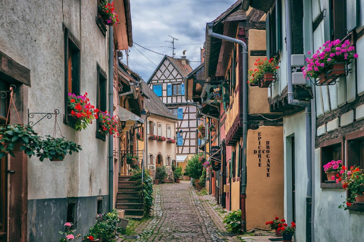 法国鲜花小镇埃吉桑