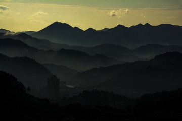 山城之晨