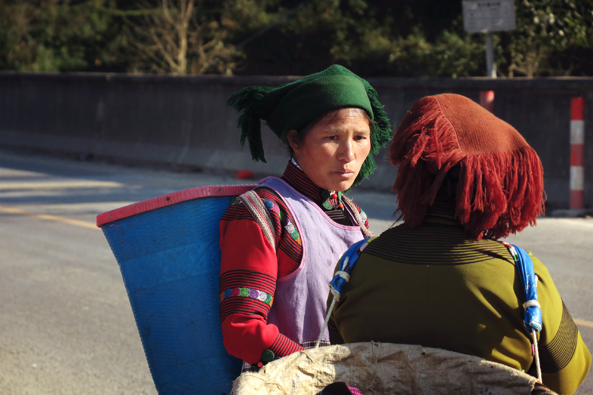 赶街之哈尼族女子