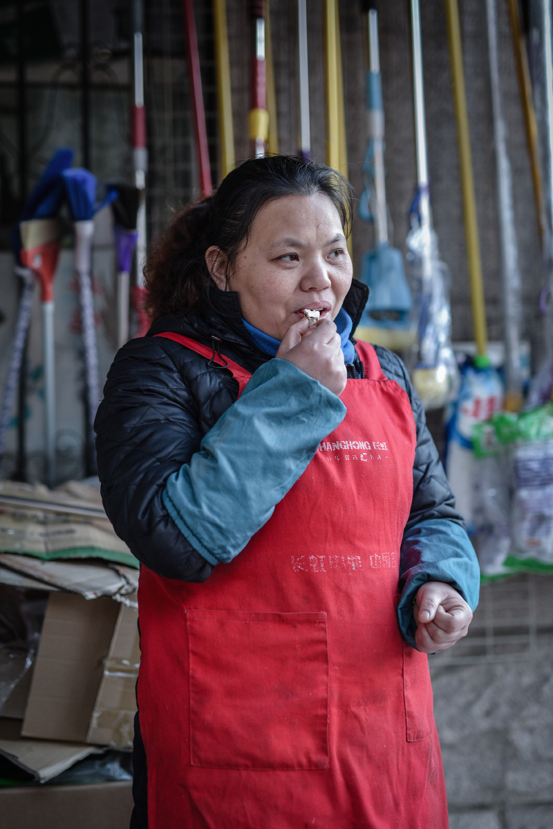 五金店老板娘梅子