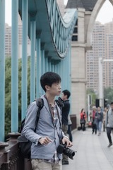 我在拍人，人在拍我！