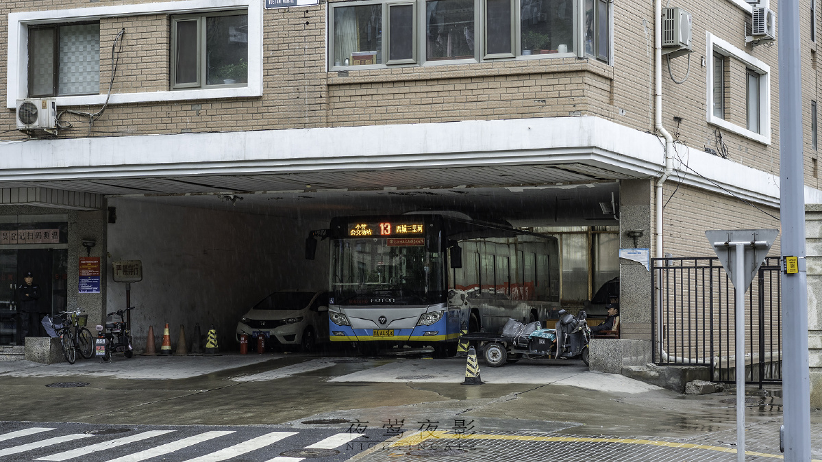 北京公交13路 北汽福田 bj6123evca-17 纯电动客车