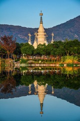 曼飞龙塔