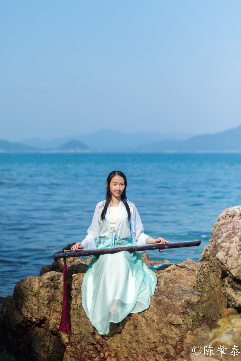 古琴汉服淑女摄于香港西贡银线湾香港科技大学