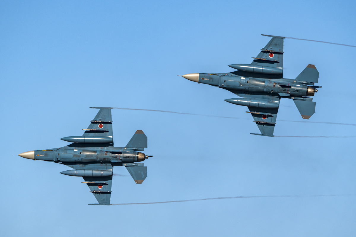 f-2战斗机 飞行展示