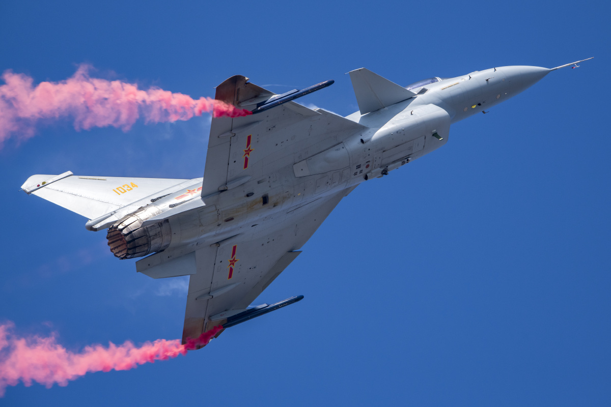 歼-10b推力矢量验证机资料图1,图片摄于2018年珠海航展.