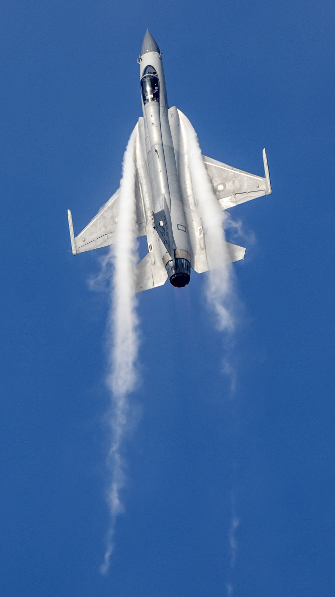 f16战斗机枭龙战斗机飞行展示