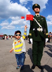 我和武警叔叔合个影
