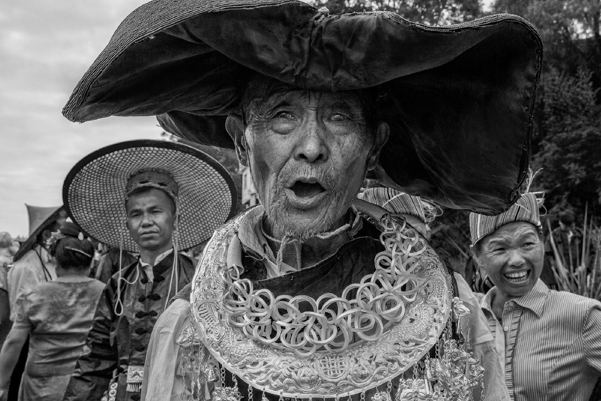 独木龙舟节历史悠久,融合了苗族的竞技,祭祀,服饰,歌舞和饮食等,列为